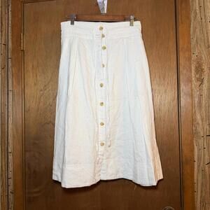 Elegant White Button-Down Skirt